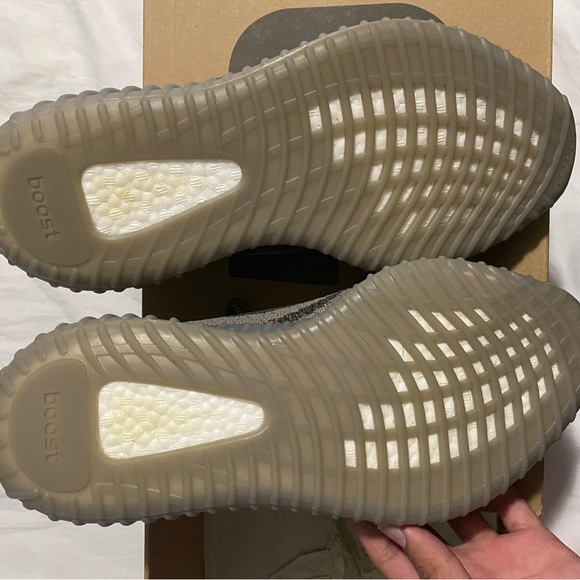 yeezy v2 - Picture 7 of 8